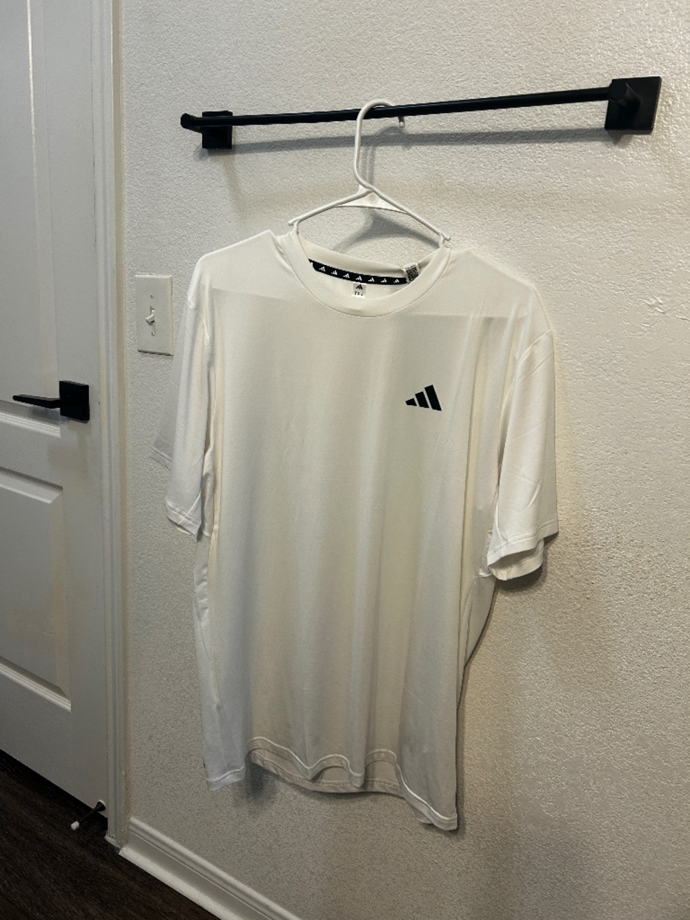 NWT Men’s Adidas White Medium T-Shirt